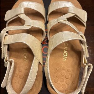 Vionic Cream Comfort Sandals with Adjustable Straps